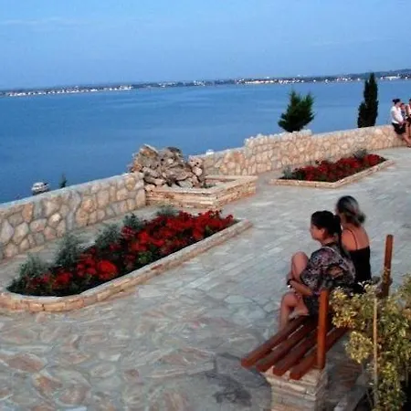 Apartment In Privlaka With Sea View, Balcony, Air Conditioning, W-lan 667-1 Privlaka (Zadar)